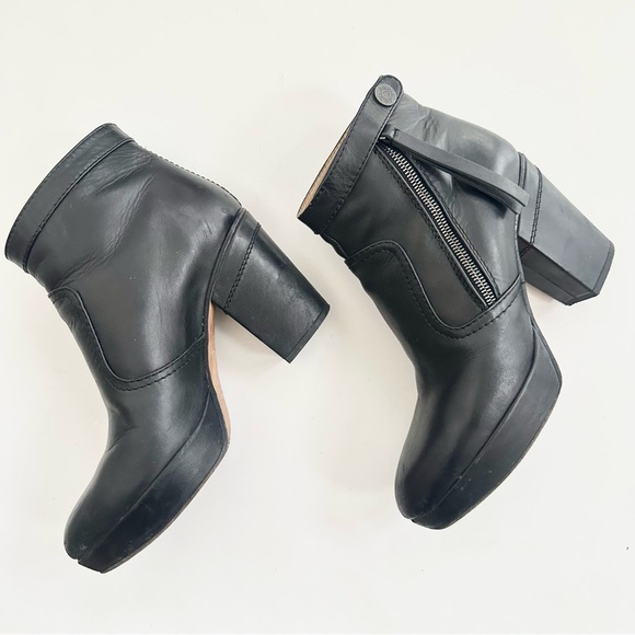 ACNE STUDIOS | “TRACK” BLACK LEATHER TABBED PLATFORM BOOTIES HEEL EXPOSED ZIPPER - Picture 2 of 10